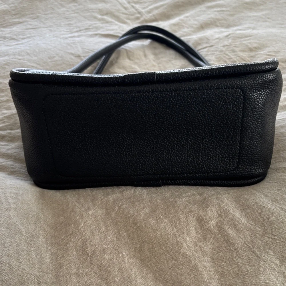 Classic Women's Handbag Set - Picture 4 of 16